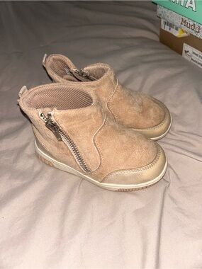Stride Rite Kids Suede Zip Ankle Boots in Tan